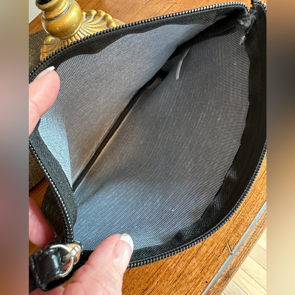 🛍️🛍️ BLACK BASKET WEAVED PATTERN PLEATHER COSMETIC BAG. 🩷 - Picture 3 of 9